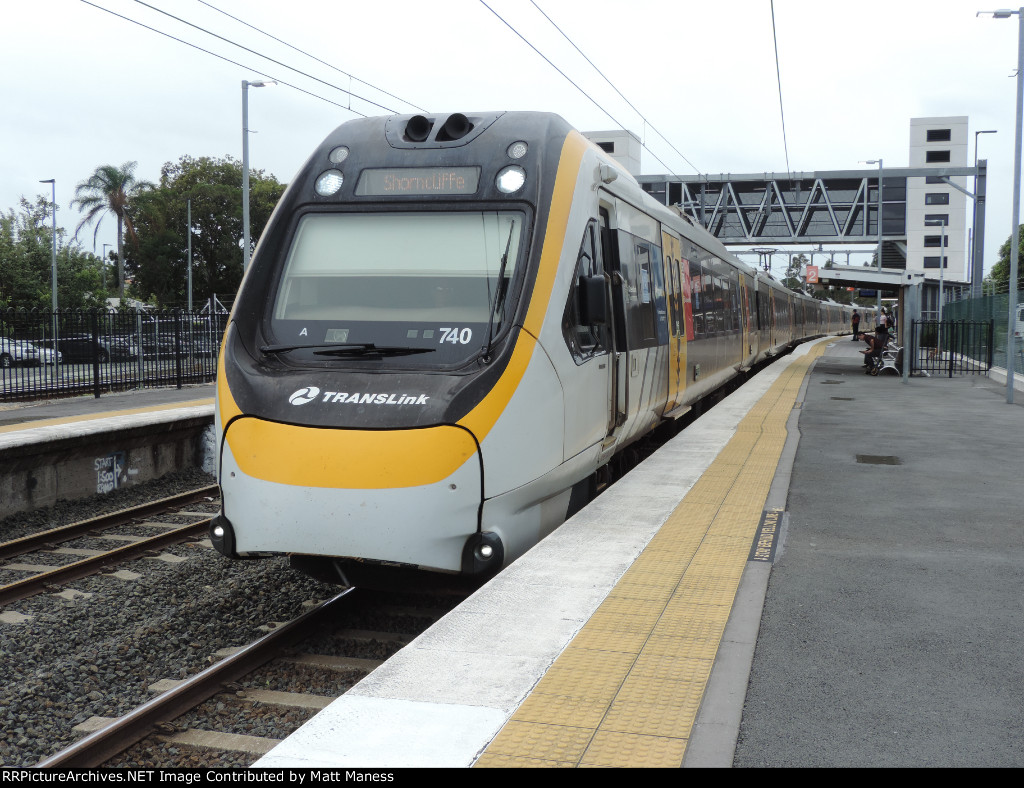 Local arriving to Cannon Hill